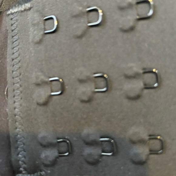 Lululemon sports bra - Picture 3 of 4